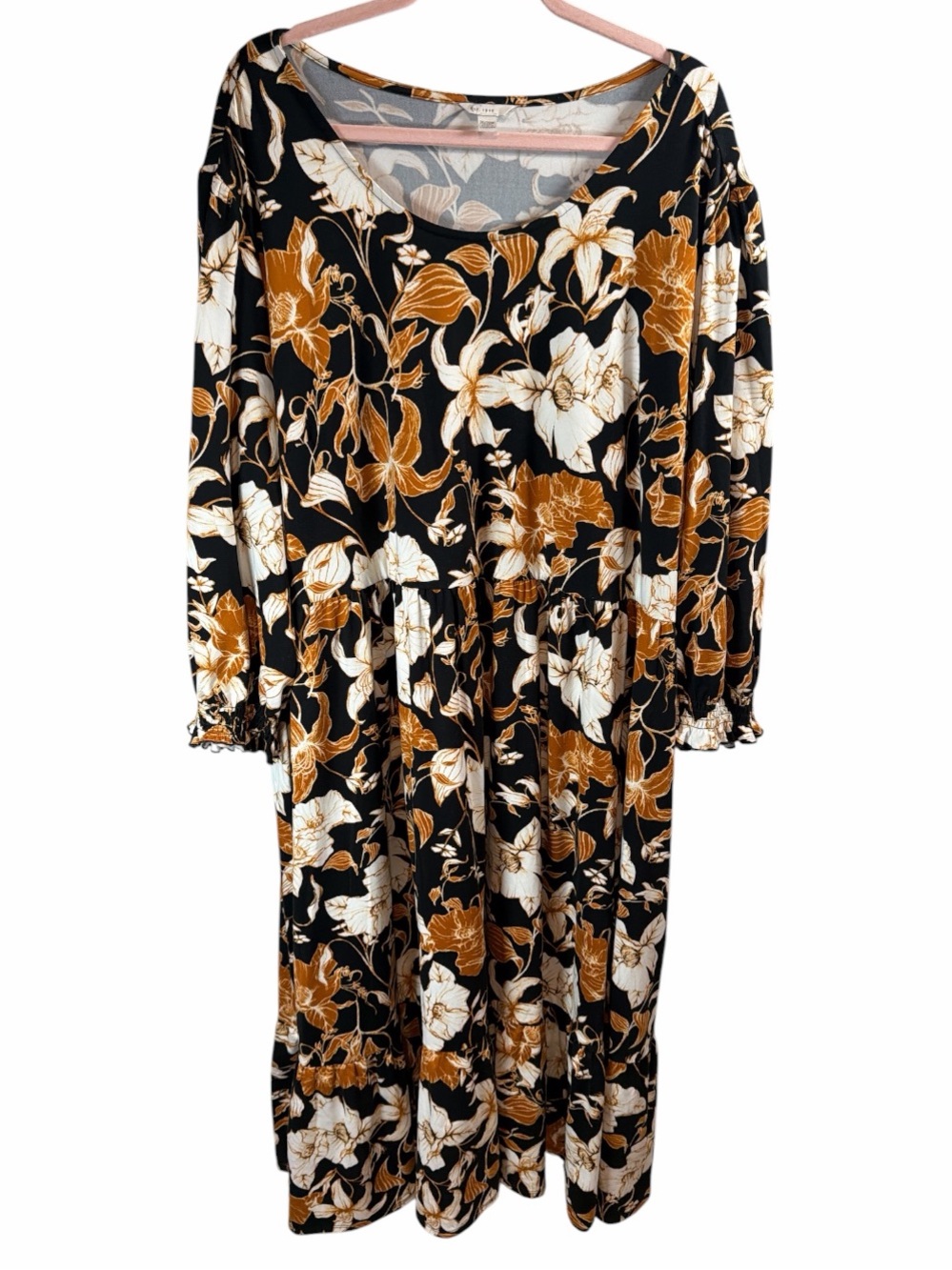 C EST. 1946 Women's Black Floral Dress with Gold Print Size 26/28W